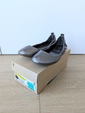 Cole Haan Air Jenni Silver Metallic Ballet Flats - Women's Size 7